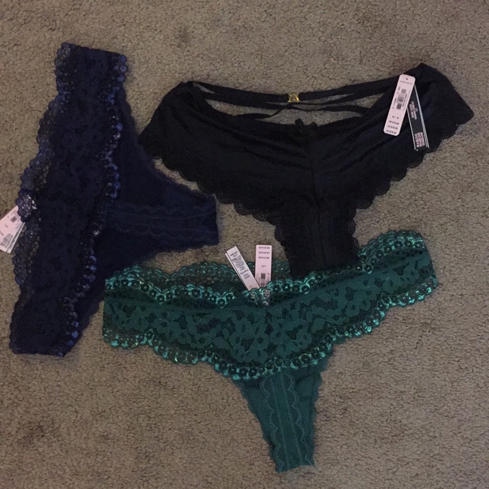VICTORIA’S SECRET PANTYS - Picture 1 of 2